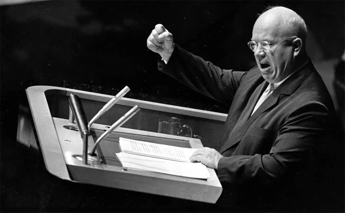 Гнев Хрущева стучит кулаком в гневе на 15-й Генеральной Ассамблее ООН 12.10.1960 (Khrushchev's anger at the 15th UN General Assembly, October 12, 1960)