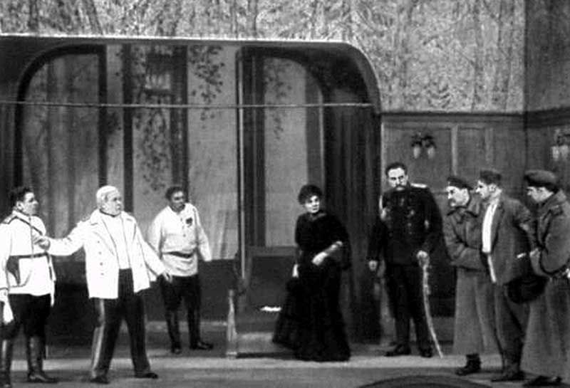 МХАТ. Сцена из спектакля «Враги» М. Горького. 1935